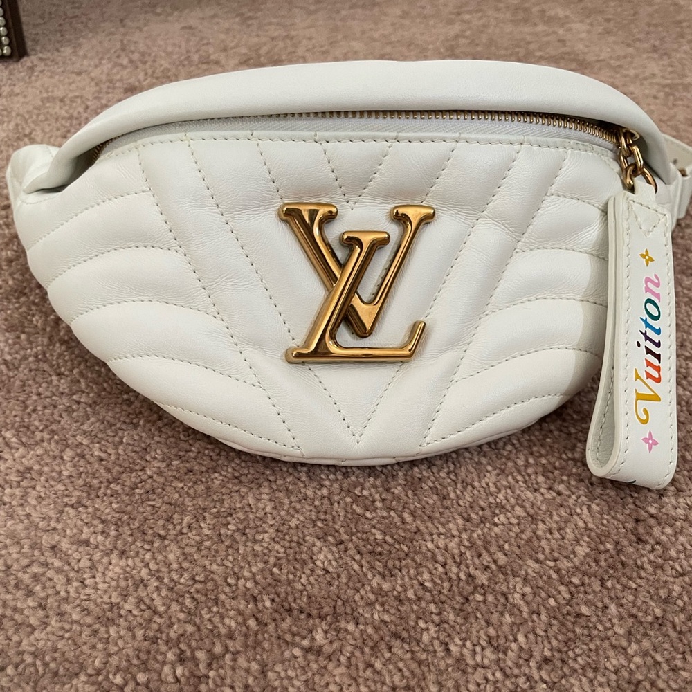 LV New Wave Bumbag White